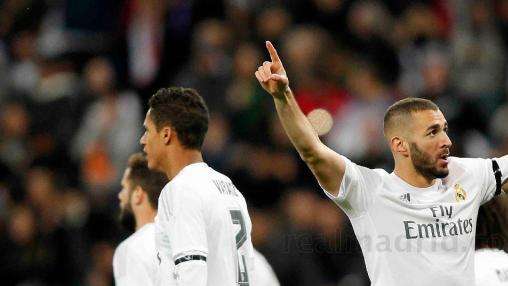 Juanfe Sanz, en El Chiringuito: "El agarrón a Benzema es penalti"