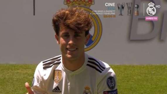 Odriozola en rueda de prensa: "Vengo a pelear el puesto y eso será bueno para el Real Madrid"