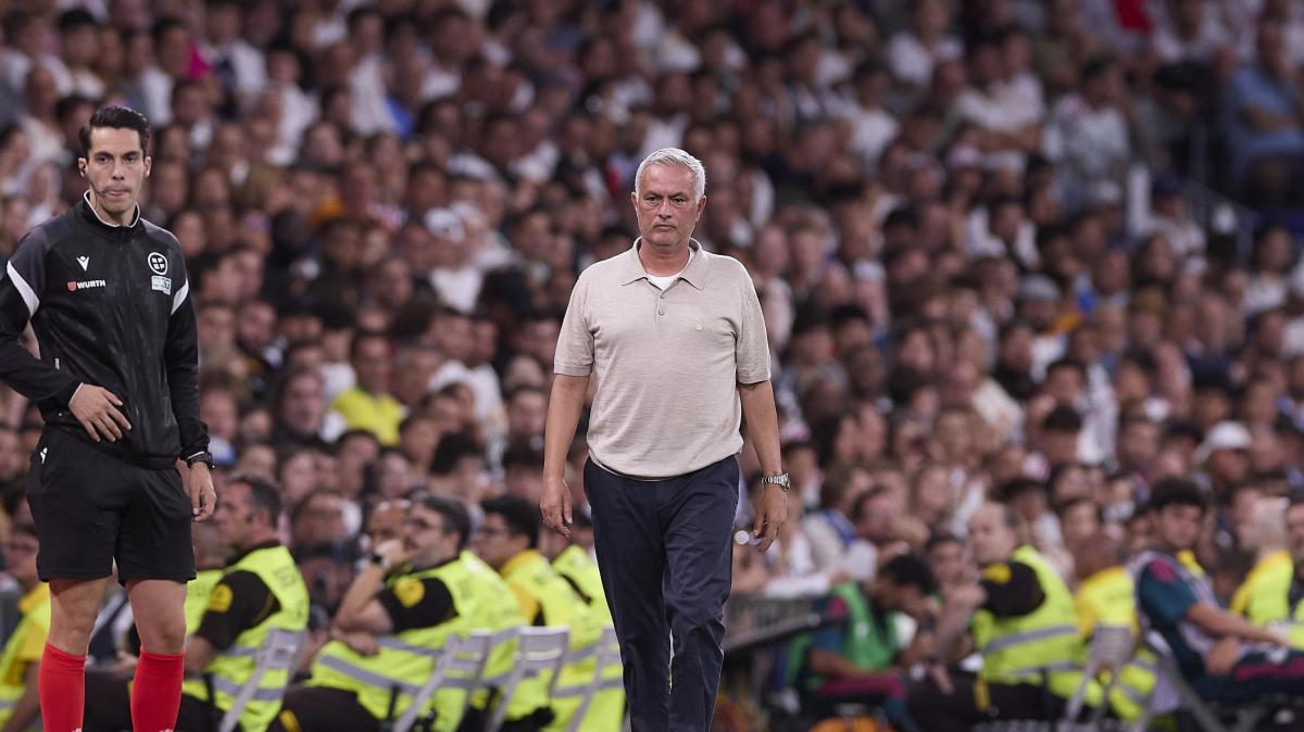 José Mourinho en rueda de prensa: "Estamos trabajando para tener a toda la plantilla enchufada"