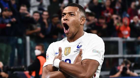 Kylian Mbapp&eacute; con Francia