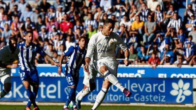 Superdeporte equipara el arbitraje de Mendizorroza con el del Valencia - Barcelona