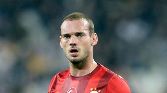 El Mónaco quiere fichar a Sneijder como sustituto de James