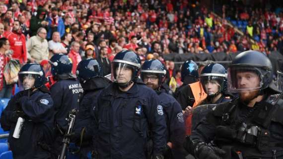 Los hinchas del Bayern la lían en la grada del Bernabéu