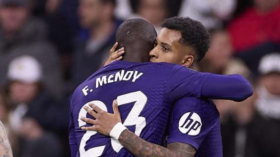 Rodrygo abraza a Mendy