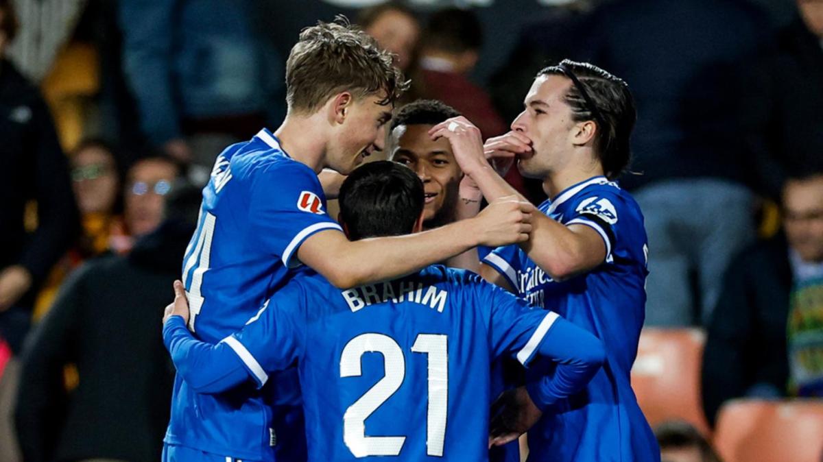 Álvaro Carreras se rinde a Mbappé: ''Es una bestia''