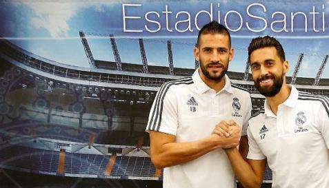 Arbeloa y Casilla protagonizan la sesión de firmas en Barcelona