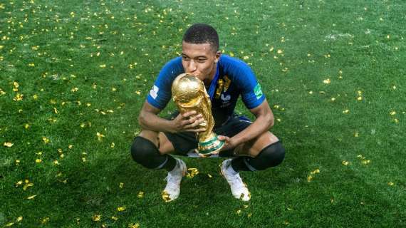 Kylian Mbapp&eacute; con Francia