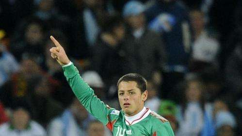 Una fractura de clavícula deja a Chicharito sin la Copa Oro