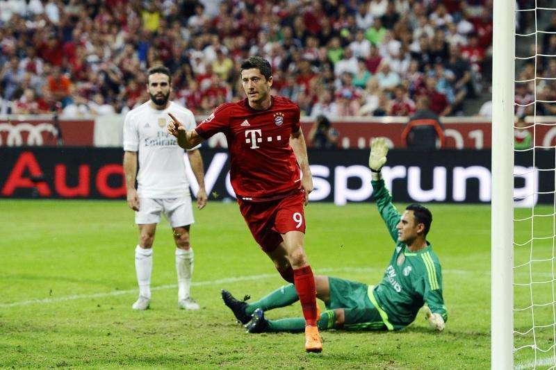 CRÓNICA: Lewandowski frena al Madrid de Benítez