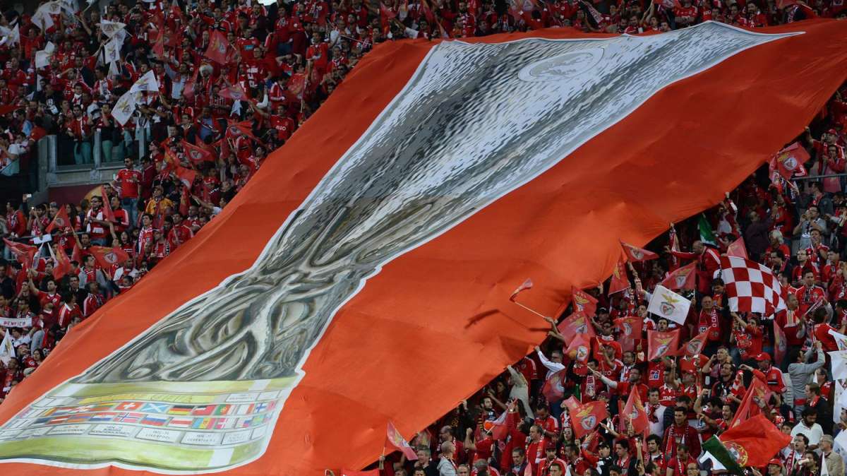 La UEFA prohíbe el vuelo del águila del Benfica