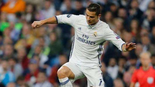 Cristiano: "Ha sido un día muy especial con mi renovación y el premio"
