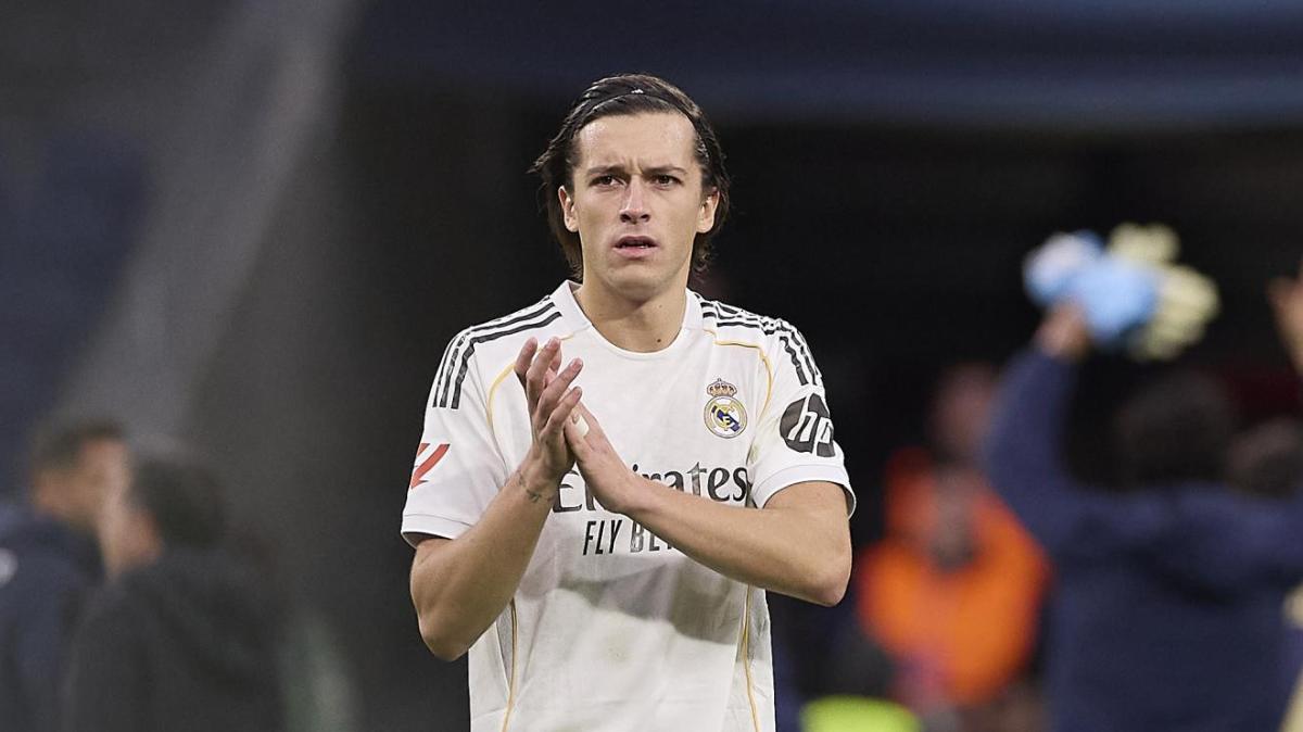 Giro radical con el futuro de Álvaro Carreras: Arbeloa cambia los planes