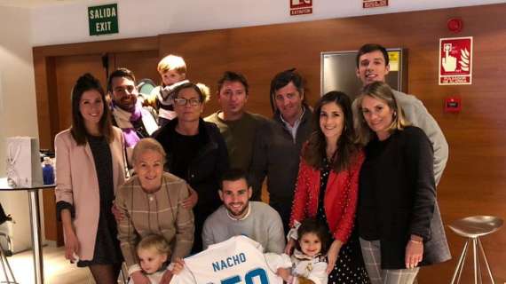 FOTO - La bonita estampa familiar de Nacho celebrando su partido 150 con el Madrid