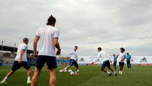 Último entrenamiento del Madrid antes del partido frente al Shakhtar