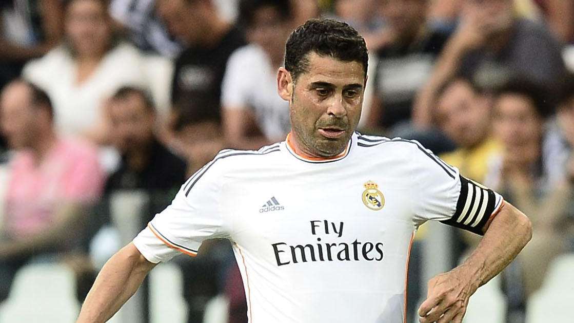 Fernando Hierro, toda una vida de blanco