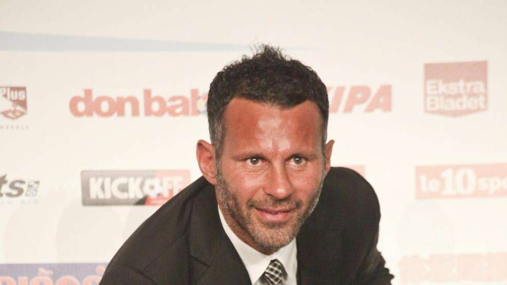 Giggs quiere ser jugador y asistente de Van Gaal