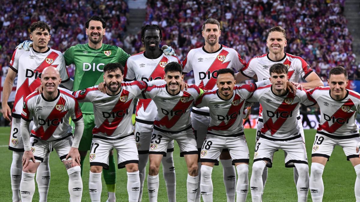 Camello, la referencia en ataque: la alineación del Rayo Vallecano