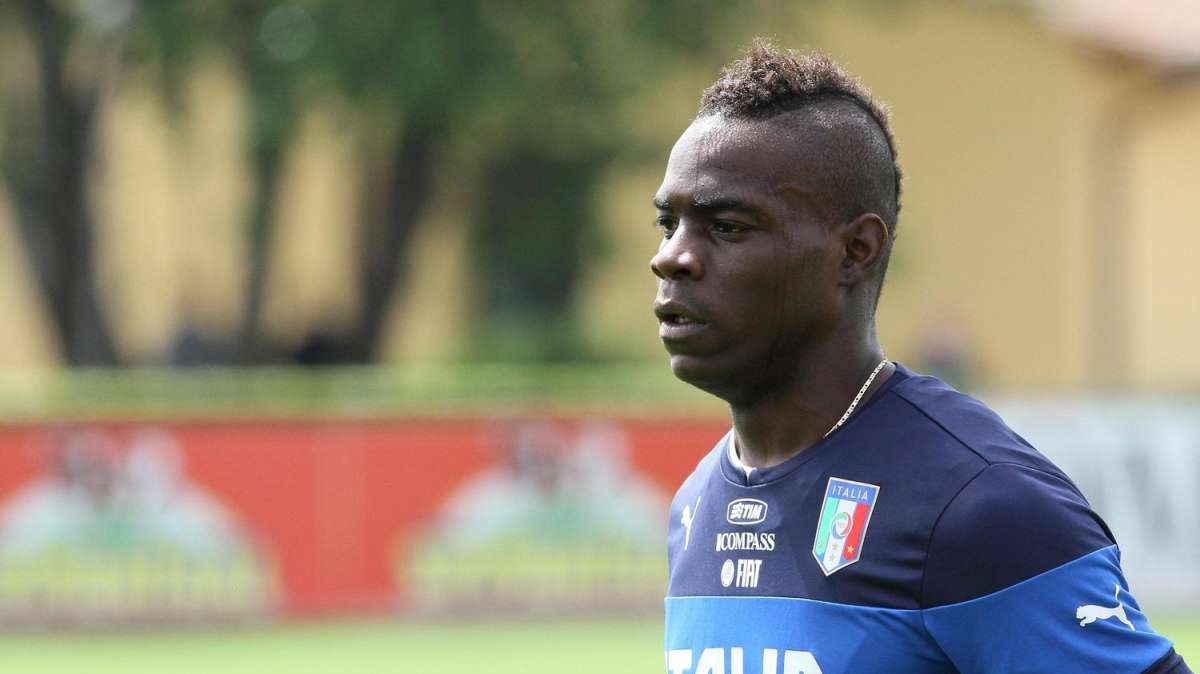 Arsenal y Liverpool se interesan en Mario Balotelli