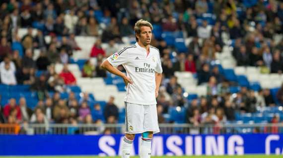 Daily Express: Si el Madrid ficha a Gayà, Van Gaal irá a por Coentrao