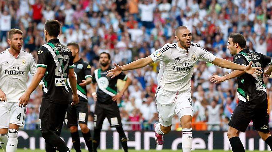 AS: Benzema no considera un problema la llegada de Chicharito