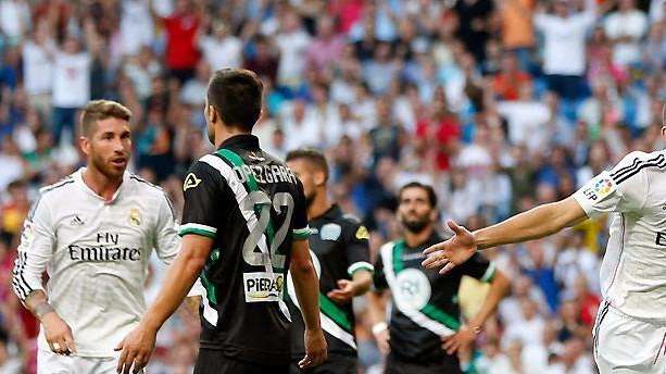 Benzema y Chicharito, comienza la batalla por el '9'