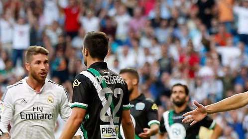 AS: Benzema toca fondo