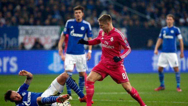 Höwedes: "¿Remontar al Madrid? En el fútbol todo es posible"