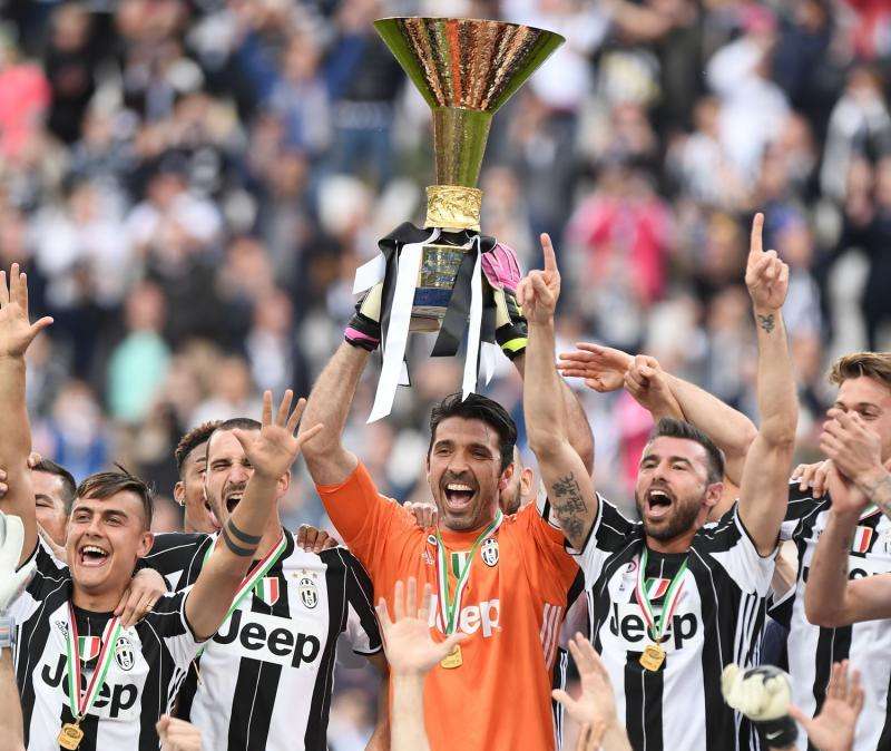 Nike denuncia a la Juventus por ponerse una estrella de más en la camiseta