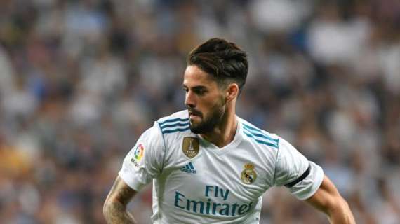 CAMBIO EN EL MADRID - Ovación para el asistente Benzema y el goleador Isco