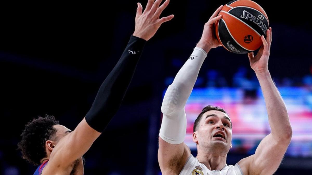 Un Real Madrid crecido se impone y "caza" al Valencia Basket