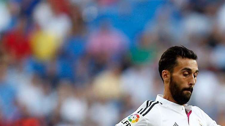 A Arbeloa le crece la competencia