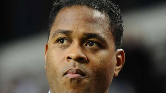 Kluivert aprieta a su hijo para que no fiche por el Madrid: "Prefiero que vaya al Barça"