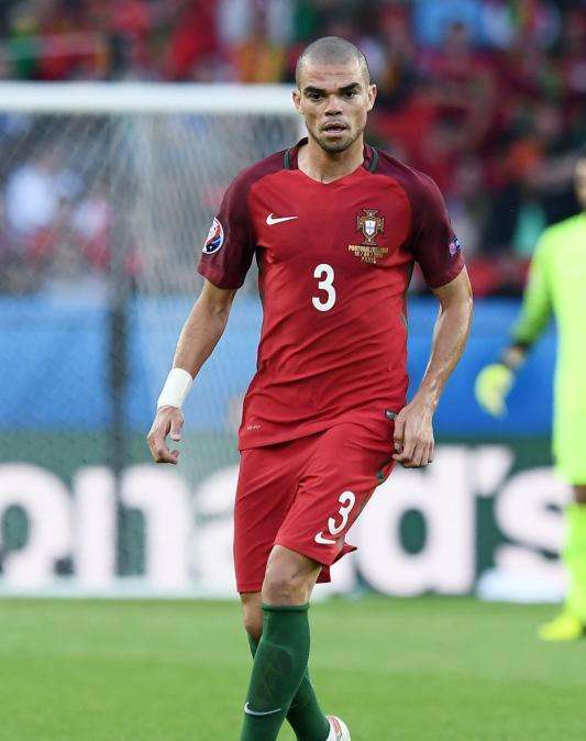 Pepe, al frente de la selección portuguesa