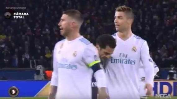 FOTO - El feo gesto de Alves hacia Cristiano que se ha convertido en viral