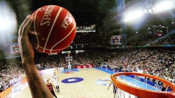 Slaughter muestra orgulloso su alley-oop con Llull 