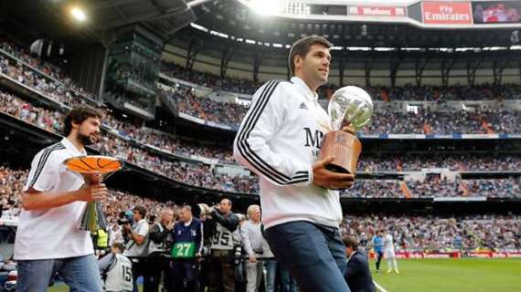 La plantilla de baloncesto ofrece sus títulos al Bernabéu