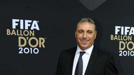 Stoichkov: "Nunca sería como Cristiano Ronaldo, sólo piensa en él"