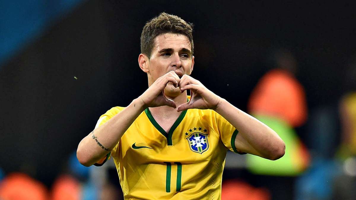 Oscar: "Cesc juega como yo"