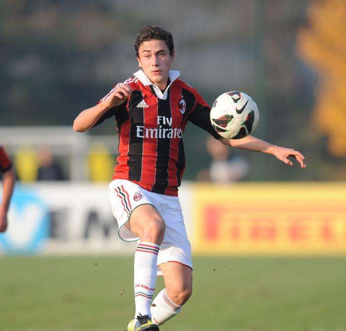 La Gazzetta: Davide Calabria apunta a titular ante el Real Madrid