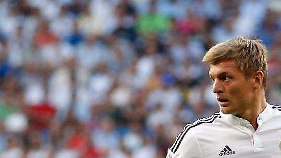AS: Ancelotti probó el 4-4-2 con Kroos e Illarramendi