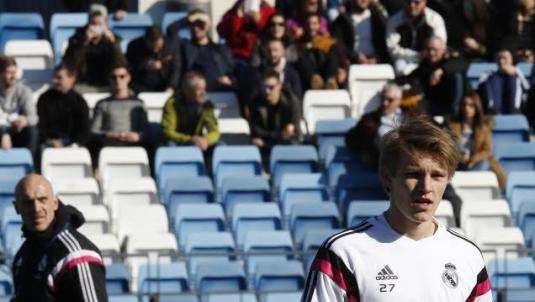 Hogmo, seleccionador de Noruega: "Ancelotti y Zidane han fijado un plan para Odegaard"