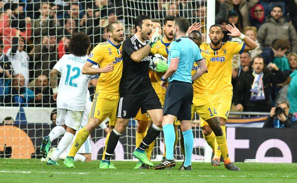 AS, Alfredo Relaño: "El Madrid se escapó ayer de milagro. Benatia..."