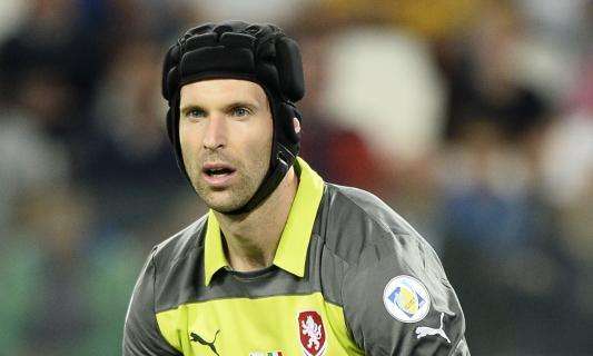 Mirror: Petr Cech, cada vez más cerca del PSG  