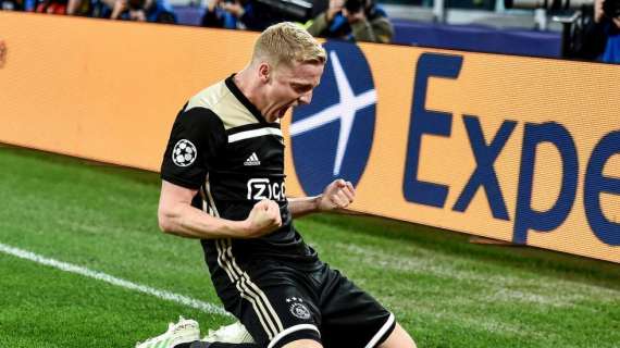 De Jong: "Prefiero que Van de Beek se quede en el Ajax"