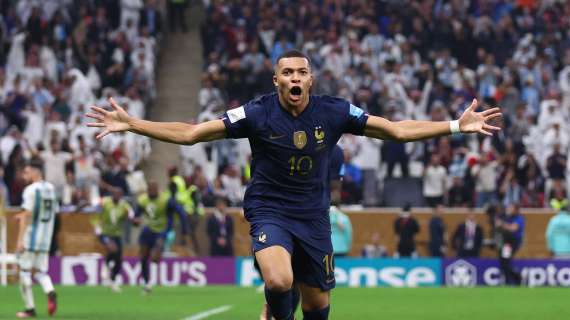 Kylian Mbapp&eacute; con Francia