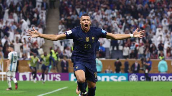 Kylian Mbapp&eacute; con Francia