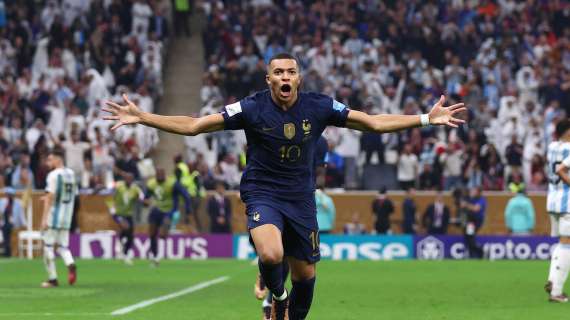 Kylian Mbapp&eacute; con Francia