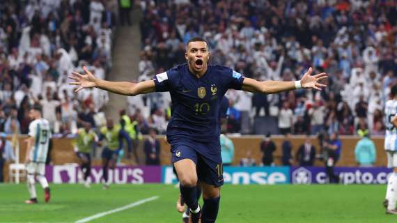 Kylian Mbapp&eacute; con Francia