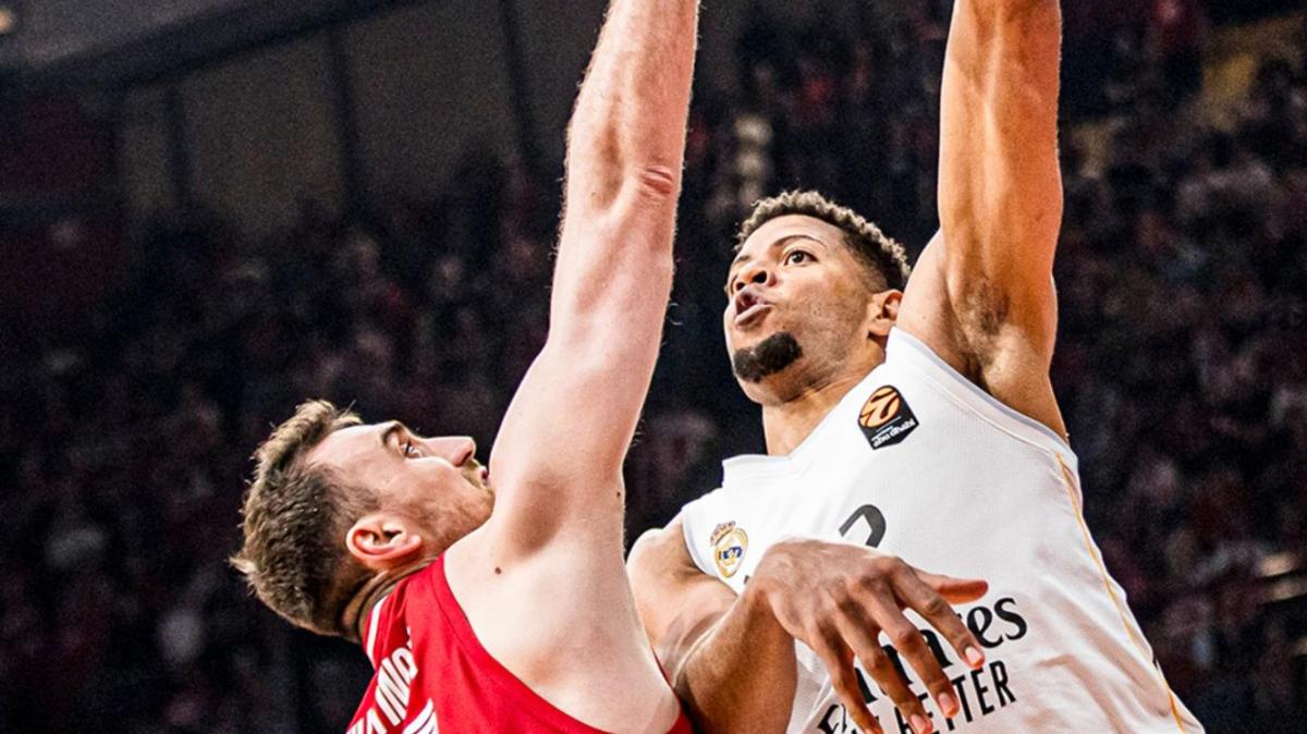 Olympiacos 102-89 Real Madrid | Dorsey y Vezenkov dejan a los Scariolo sin liderato