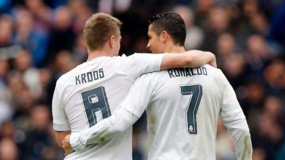 ¡GOL DEL MADRID! - Madrid 2 - 1 Nápoles. Kroos remata raso tras un jugadón de Ronaldo